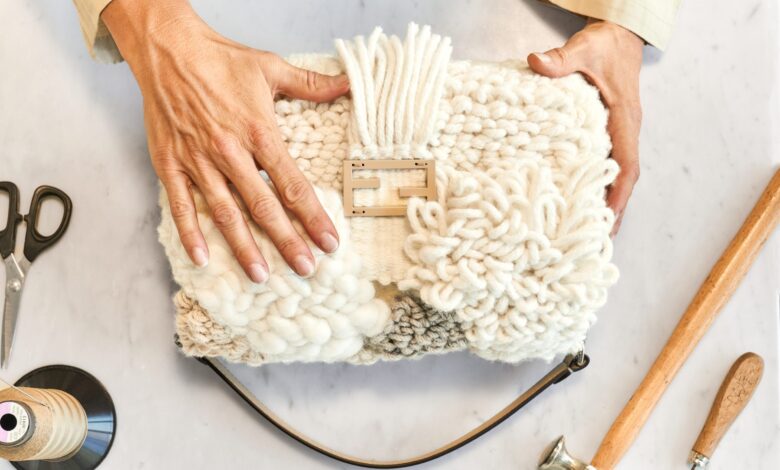 Fendi นำเสนอกระเป๋า Baguette ‘hand in hand’  โดยร่วมมือกับช่างฝีมือชาวออสเตรเลีย Natalie Miller