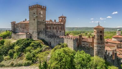 โอกาสของคุณในการเป็นเจ้าของปราสาทเทพนิยายที่น่ารักใน Ivrea ประเทศอิตาลี