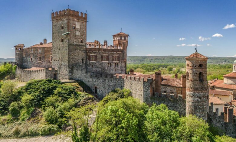 โอกาสของคุณในการเป็นเจ้าของปราสาทเทพนิยายที่น่ารักใน Ivrea ประเทศอิตาลี