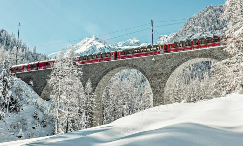 สี่เส้นทางพาโนรามาของ Swiss Grand Train Tour