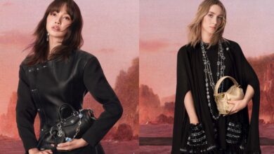 ลิซ่า และ Saoirse Ronan ในเเคมเปญ Louis Vuitton Spring-Summer 2025