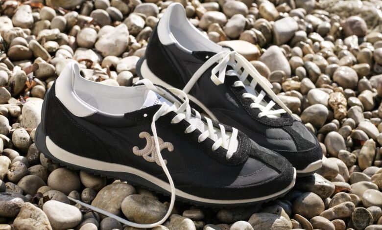 Celine Racer: รองเท้าผ้าใบย้อนยุคที่คุณต้องการในคอลเลกชันของคุณ