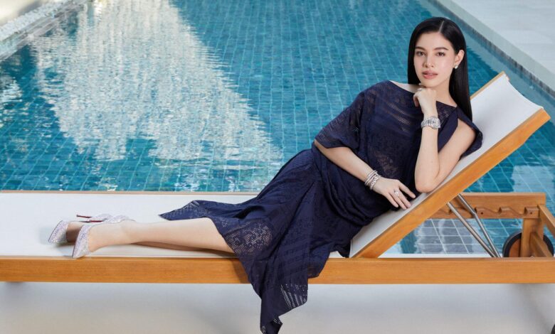 ภาพที่ใกล้ชิดของ Kat Singha และวิธีการที่โดดเด่นของเธอในการใช้ชีวิต